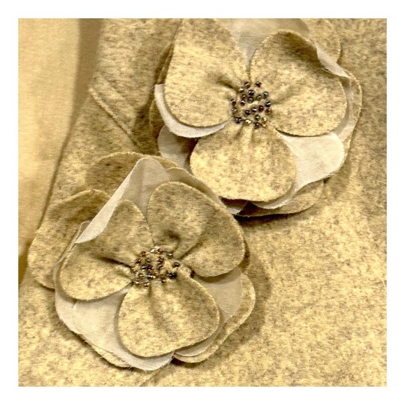 Carlisle Women’s Wool/Cashmere Suit. Yelloww Chartreuse. Size 2 - Picture 8 of 9